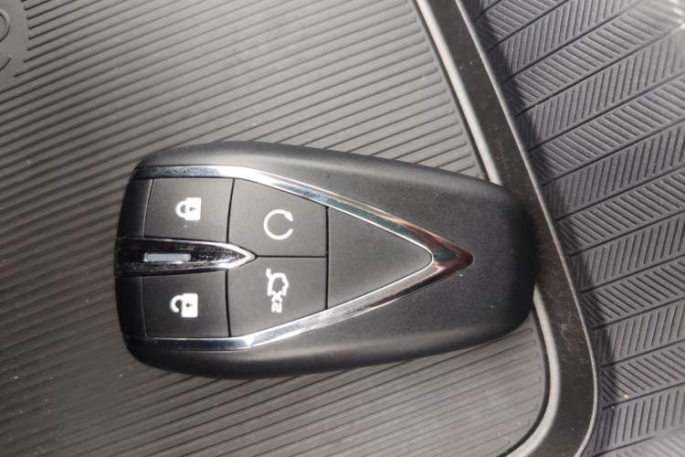 Used CHANGAN Eado 2025 Blue Whale 1.5T 500Bar Prestige Model
