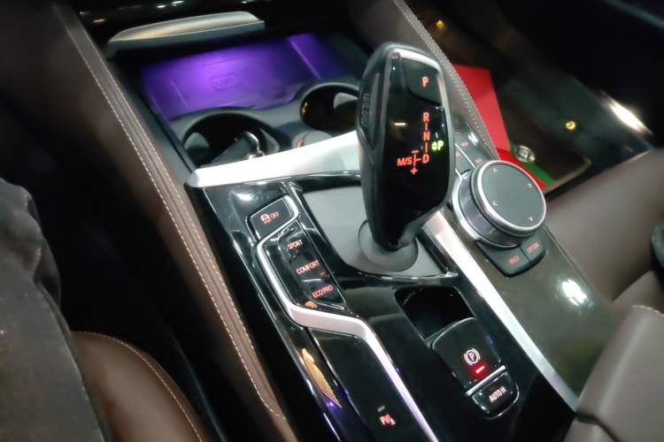 Used BMW 5 Series 2021 525Li Luxury Package