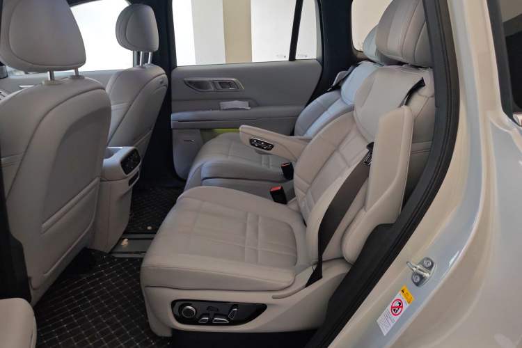 Used Deepal S09 2025 Rear-Drive Ultra
