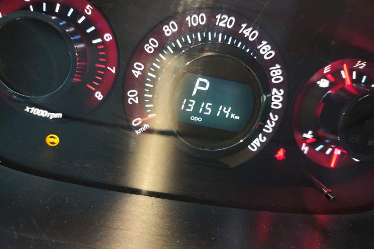 Used Luxgen Great 7 SUV 2012 Limited-Edition Sharp Edition 2.2T Four-Wheel-Drive Flagship Model Odometer Close Up