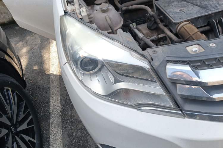 Used Jinbei 750 2015 1.5L Flagship Model
