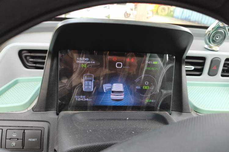 Used Wuling Hongguang MINIEV 2022 Macaron Fashion Model Lithium Iron Phosphate Instrument Cluster