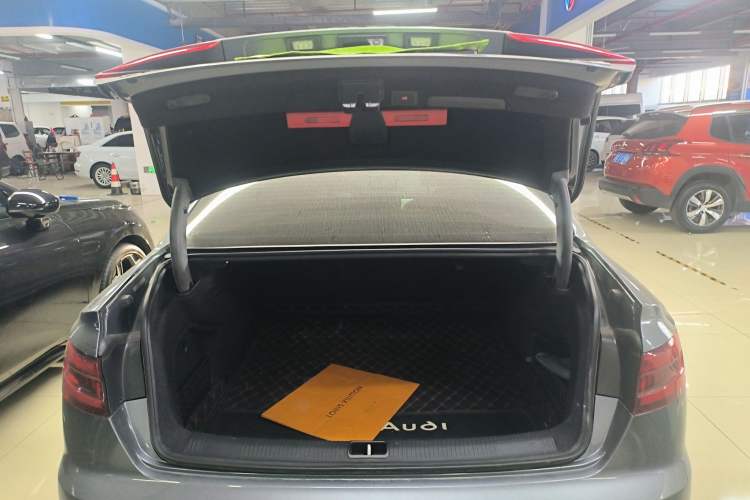 Used Audi A4L 2019 40 TFSI Fashion Version China V
