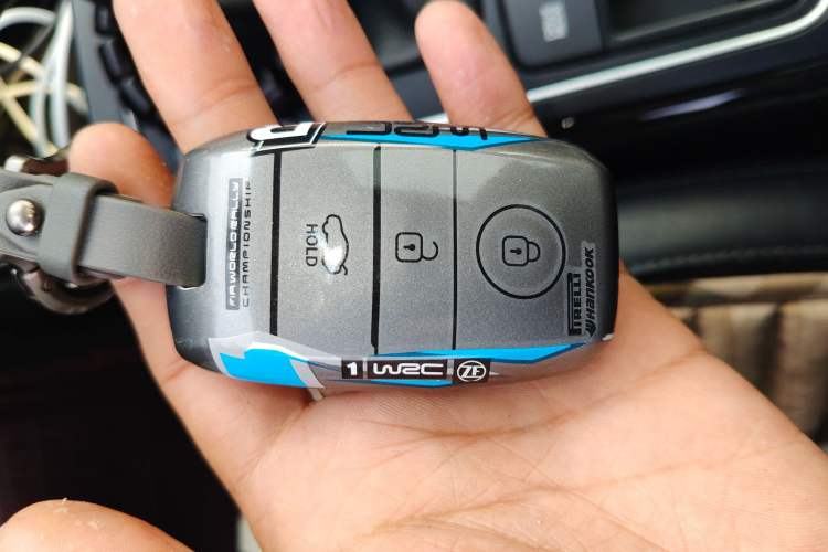 Used Kia Sorento 2015 Sorento L 2.4L Gasoline 4WD Elite Edition 7 Seats China V Emission Standard
