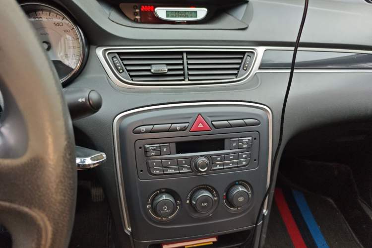 Used Peugeot 308 2014 Enjoy Edition Classic 1.6L Automatic Premium Model Audio And AC Panel