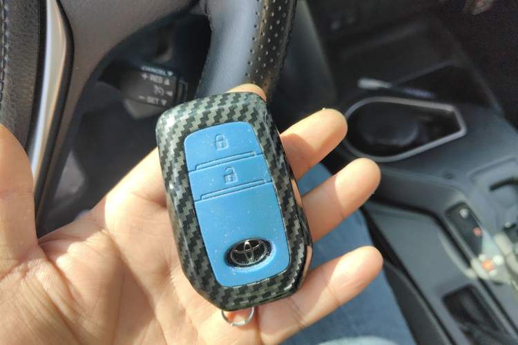 Used Toyota RAV4 2019 2.0L CVT Two-Wheel Drive Fashion X Limited Edition China VI Standard