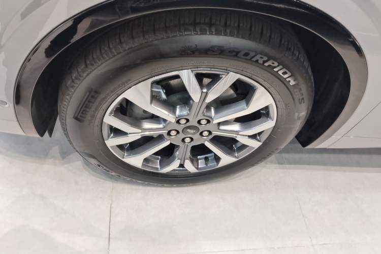 Used Ford Edge 2023 Ford Explorer L 2.0T EcoBoost Four-Wheel Drive 7-Seater Supreme Model