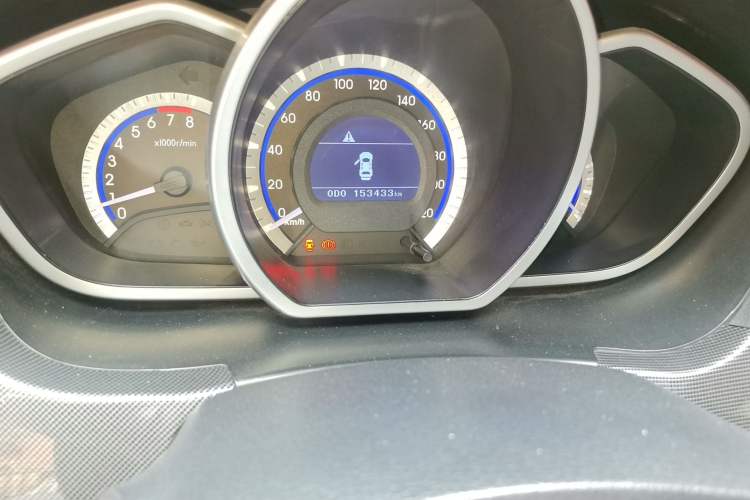 Used Soueast V6 Lingshi 2014 1.5L Manual Luxury Edition for Women Odometer Close Up