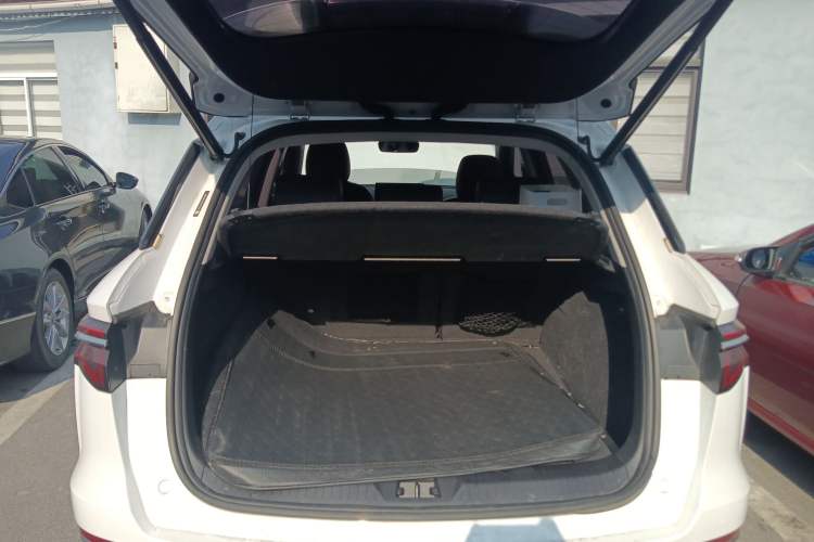 Used BYD Song Pro New Energy 2019 DM 1.5T Four-Wheel Drive High-Energy Version Trunk