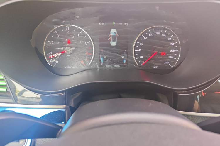 Used BYD Song MAX 2017 1.5T Automatic Smart Connect Elite 7-Seater Odometer Close Up