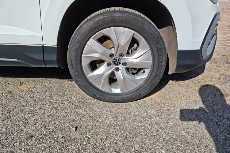 Used Volkswagen Tharu 2023 300TSI Two-Wheel-Drive Crescent Edition
