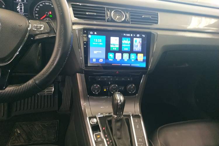 Used Volkswagen Passat 2017 330TSI DSG Luxury Edition
