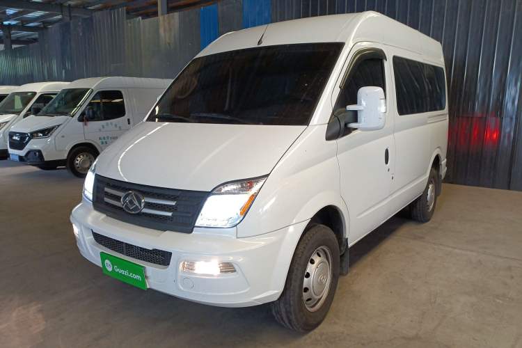 Used SAIC MAXUS Xintu V80 2023 2.0T Manual Classic Aoyuntong Power Version Short Wheelbase Mid-Height 5/6-Seater
