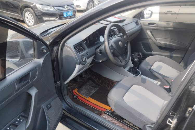 Used Skoda Rapid 2015 1.6L Manual Le Xuan Model