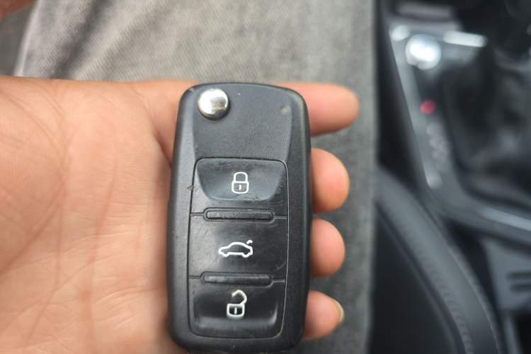 Used Volkswagen Lavida 2017 1.6L Automatic Comfort Edition Vehicle Key