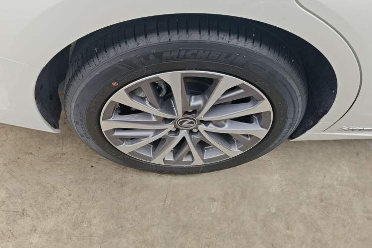 Used Lexus ES 2022 300h Excellence Edition