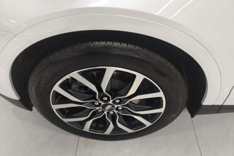 Used Cadillac XT5 2022 2.0T Four-Wheel Drive Luxury Version (Hummingbird Edition) Left Front Wheel Hub