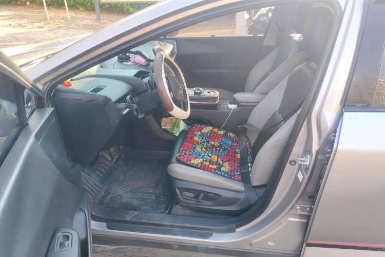 Used Toyota bZ3 2023 517 km Elite PRO Left Front Seat