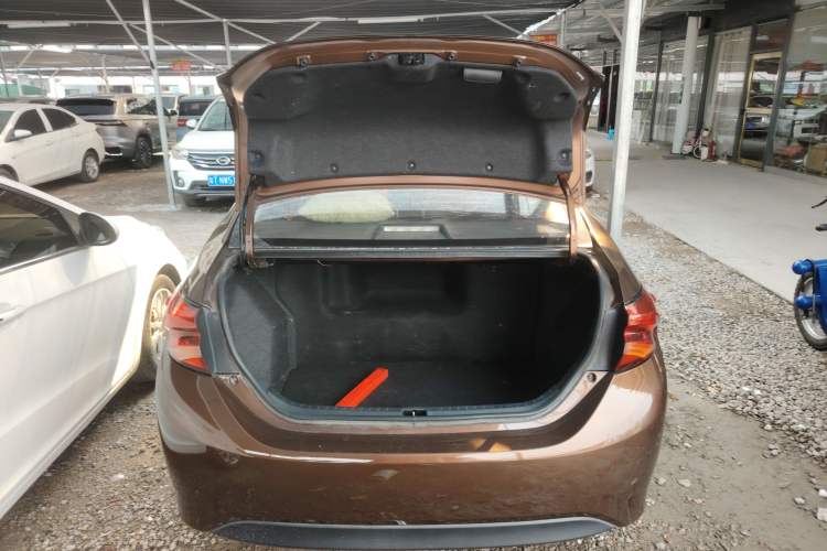 Used Toyota Levin 2016 Dual-Engine 1.8H GS E-CVT Elite Model with Sunroof
