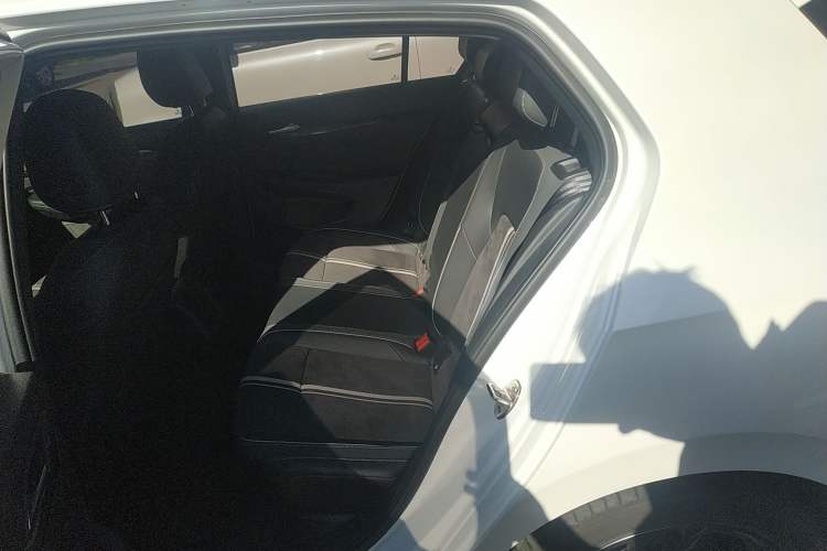 Used Volkswagen Golf 2023 Facelift 280TSI DSG R-Line Lite