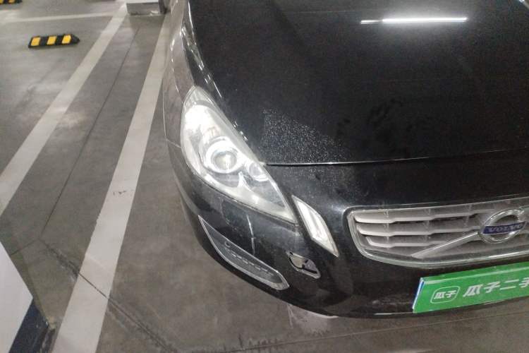 Used Volvo V60 2013 T5 Comfort Edition Right Front Headlight