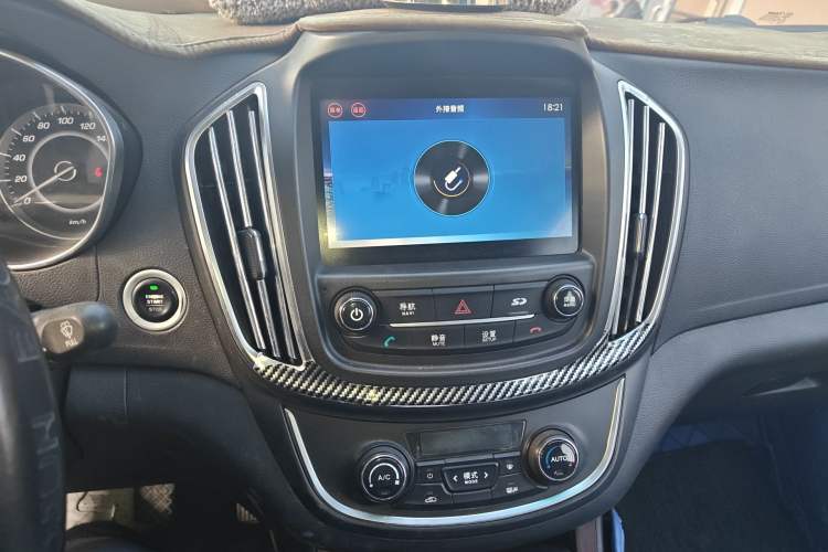 Used Baojun 560 2017 Rhythmic Edition 1.5T Manual Premium Model
