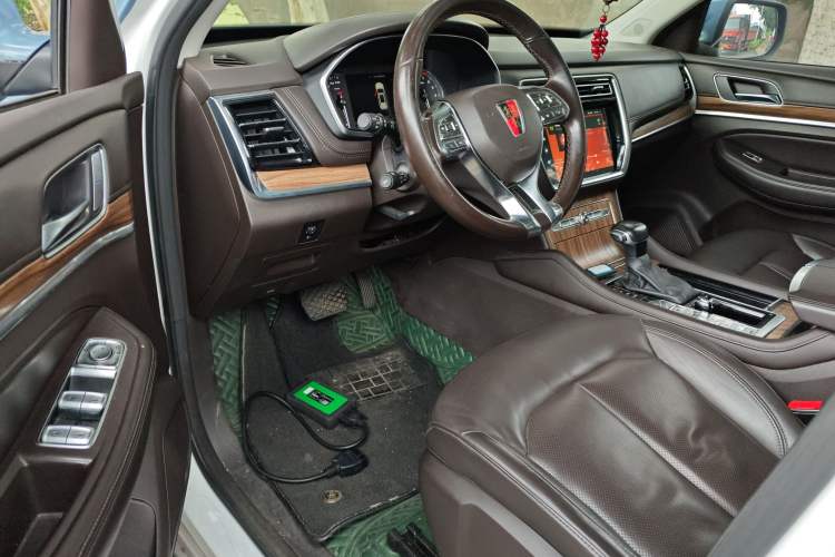 Used Roewe RX8 2018 30T Smart Connectivity Two-Wheel Drive Flagship Edition