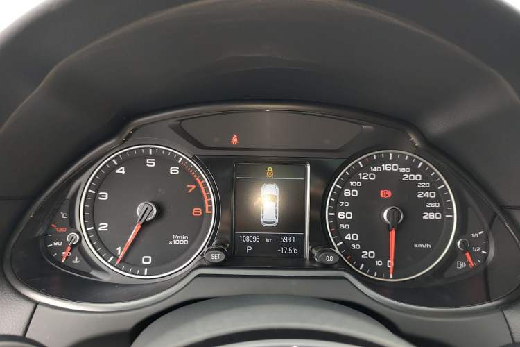 Used Audi Q5 2017 Plus 40 TFSI Technology Model