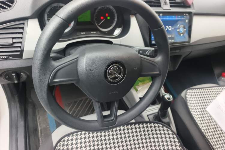 Used Skoda Fabia 2017 1.4L Automatic Car Enjoy Edition
