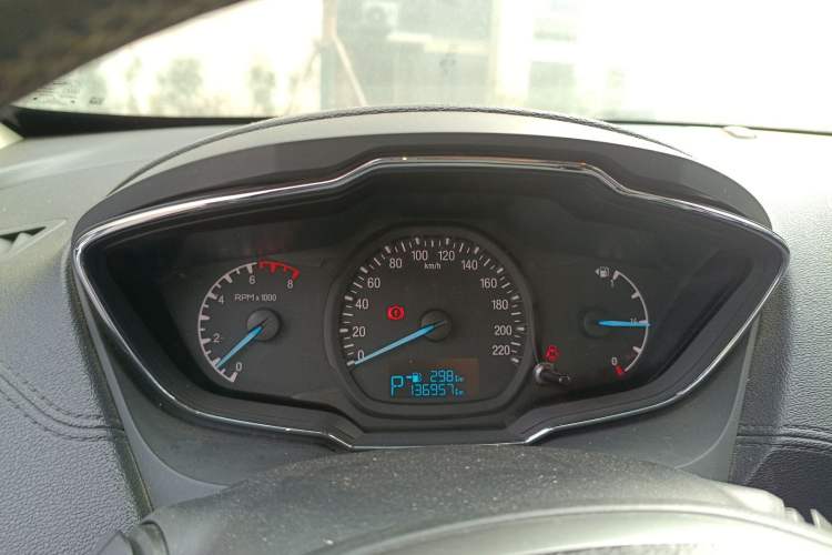 Used Ford Escort 2015 1.5L Automatic Fashion Model
