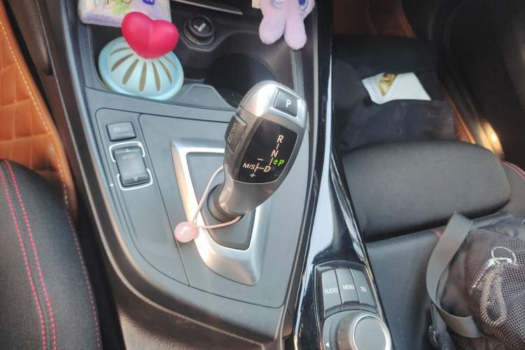 Used BMW 1 Series 2015 120i Sport Design Package Gear Lever