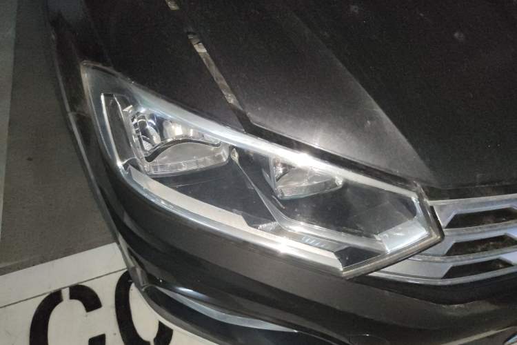 Used Volkswagen C-TREK 2017 1.6L Automatic Comfort Model Right Front Headlight