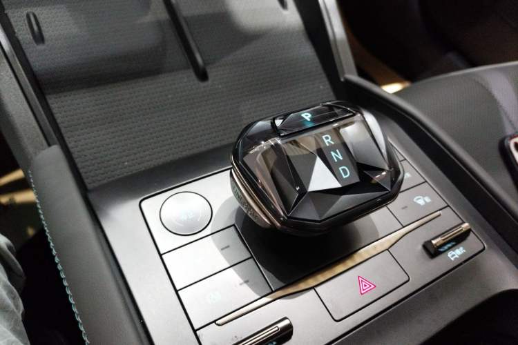 Used BYD Qin L 2025 DM-i Smart Drive 80KM Leading Model