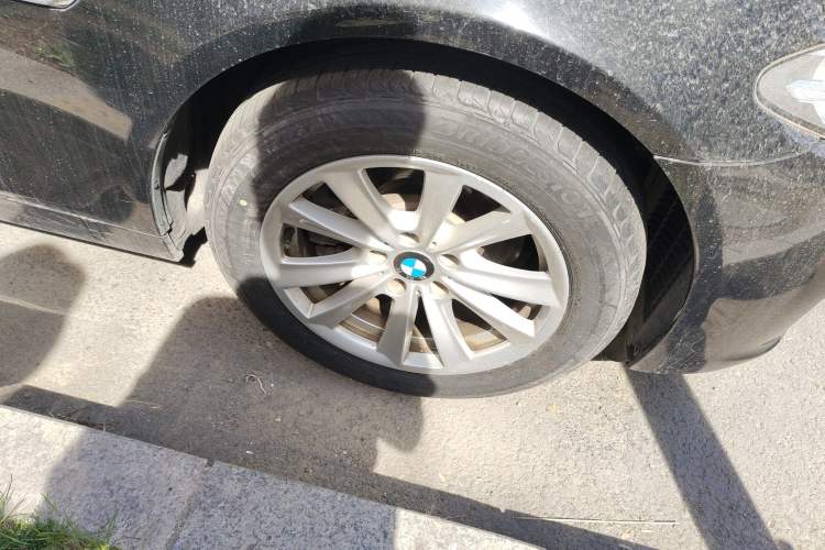 Used BMW 5 Series 2014 520Li Elegant Model
