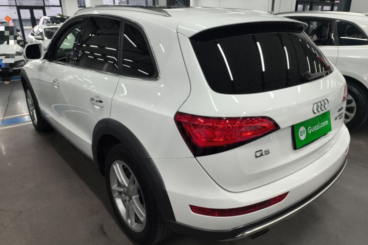 Used Audi Q5 2018 Collector's Edition 40 TFSI Technology Model
