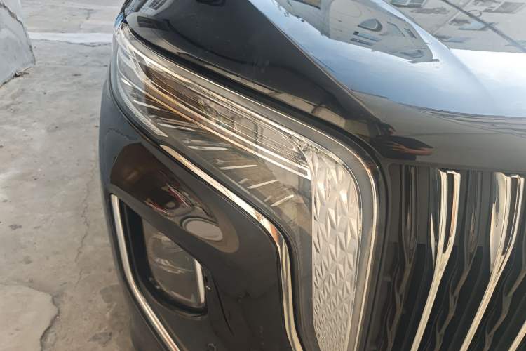 Used Hongqi HQ9 2023 2.0T Smart Connect Flagship Edition Right Front Headlight