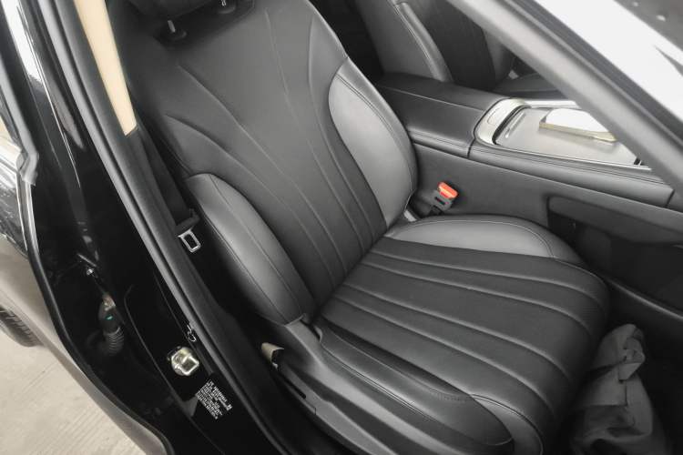 Used EXEED Lingyun 2025 300T Two-Wheel Drive Starry Edition