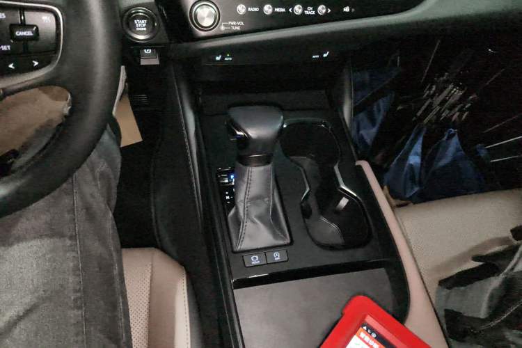 Used Lexus ES 2022 200 Excellence Edition
