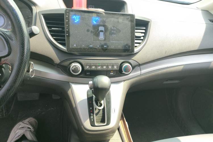 Used Honda CR-V 2012 2.0L two-wheel drive urban version
