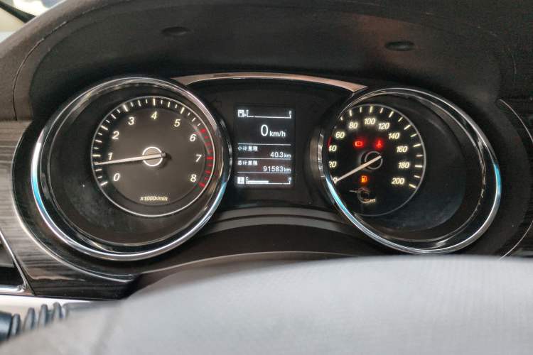 Used Baojun 730 2016 1.5L Manual Comfort Version 7 Seats China V Emission Standard Odometer Close Up