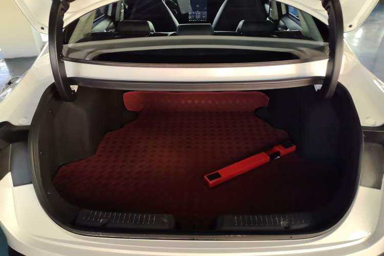 Used CHANGAN Eado DD 2023 Blue Whale NE 1.5T GDI DCT Navigation Model Trunk