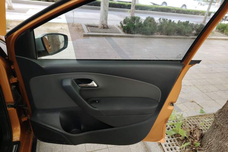 Used Volkswagen Polo 2018 1.5L Cross Polo Automatic