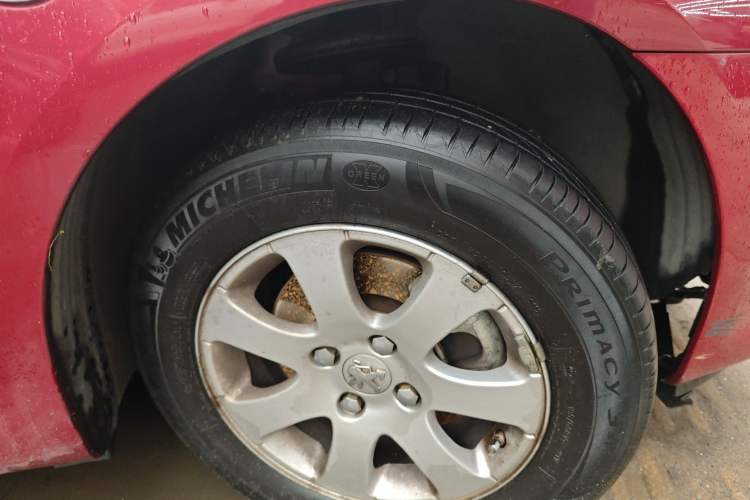 Used Peugeot 307 2012 1.6L Manual CROSS Right Front Wheel Hub