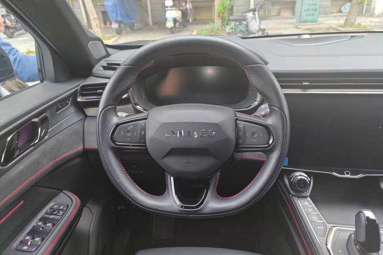 Used Lynk & Co 05 2020 2.0TD Four-Wheel Drive HypeHalo Steering Wheel