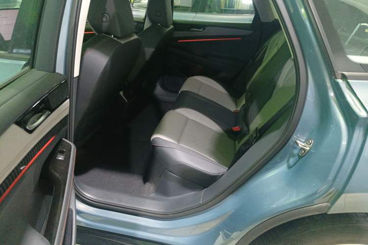 Used Volkswagen ID.7 VIZZION 2024 AIR model Left Rear Seat