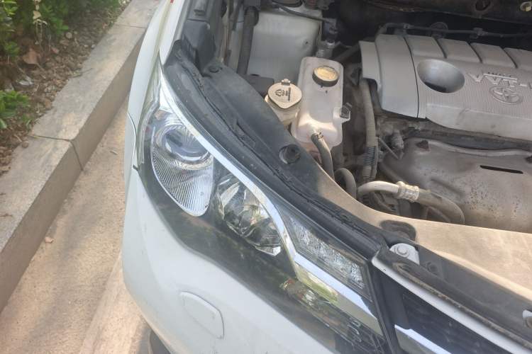 Used Toyota RAV4 2013 2.5L Automatic 4x4 Elite Edition Right Front Headlight