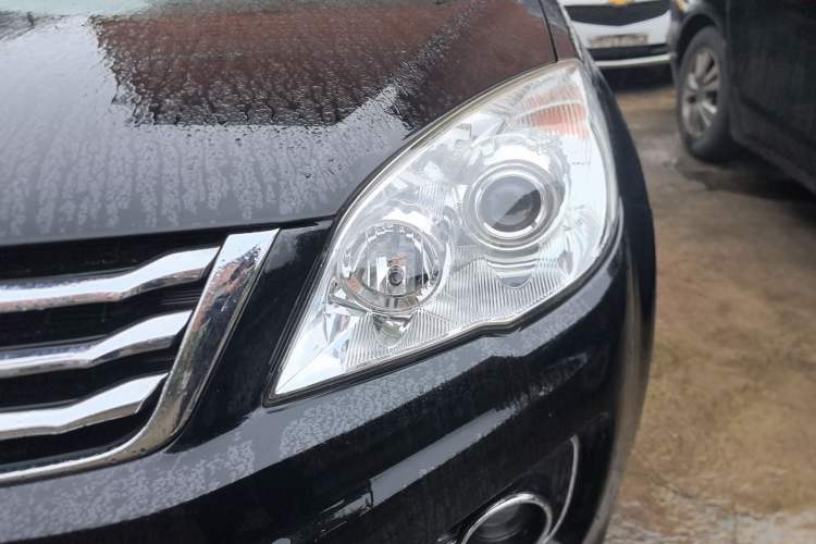 Used Haval H6 2016 Upgraded Model 1.5T Manual Two-Wheel Drive Elite Version Left Front Headlight