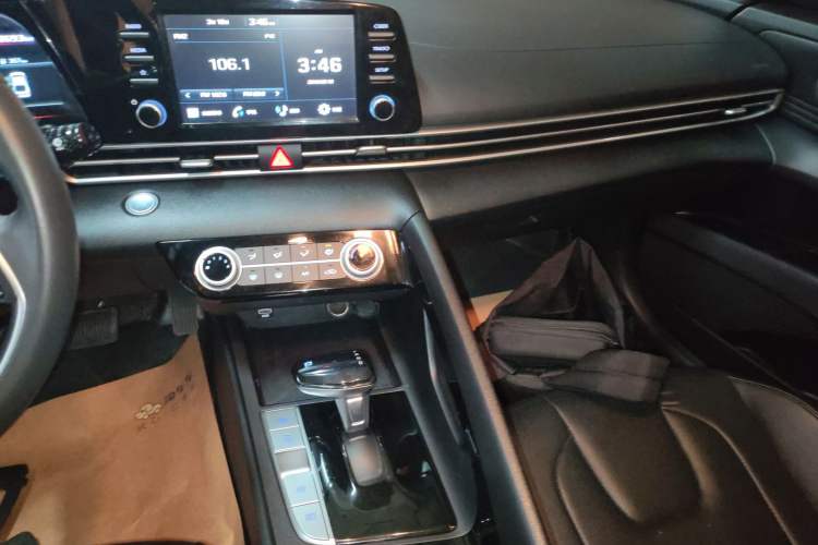 Used Hyundai Elantra 2021 1.5L CVT GLX Elite Edition
