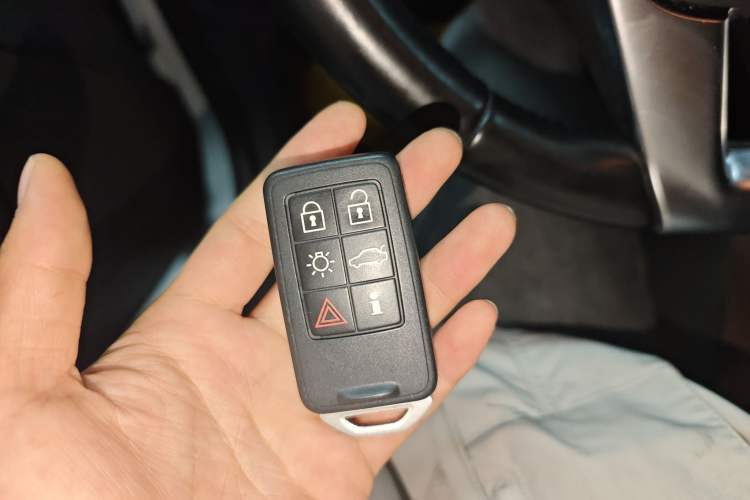 Used Volvo XC60 2017 T5 AWD Smart Upgrade Edition
