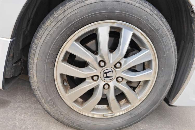 Used Honda Odyssey 2013 2.4L Elite Edition Right Front Wheel Hub